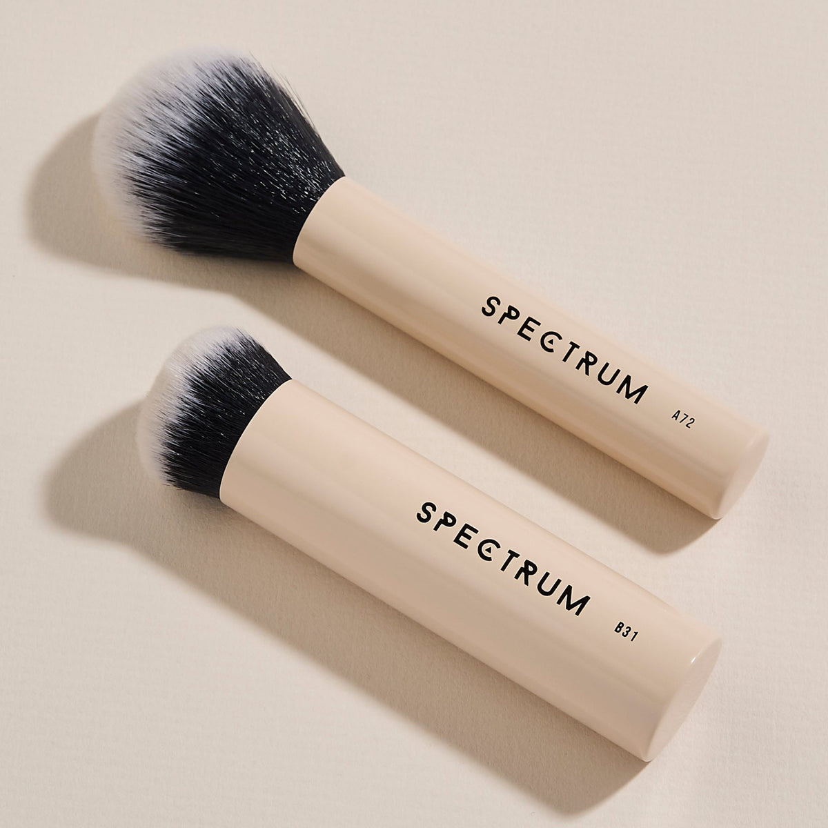'The Blur and Set' Luxe Foundation and Powder Brush Duo