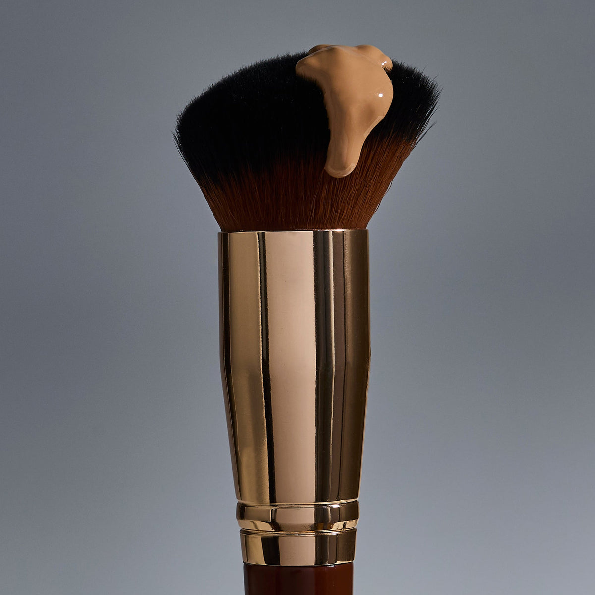 Pantherine B27 Angled Buffing Foundation Brush